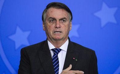 Presidente Bolsonaro assina filiação ao PL