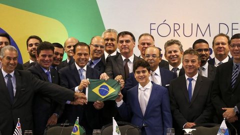 A governadores eleitos, Bolsonaro defende aprovação de medidas ‘um pouco amargas’ no Congresso