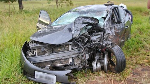Motorista morre em colisão frontal entre dois carros em Fernandópolis
