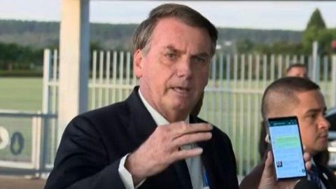Apreender celular de Bolsonaro é inconcebível e inacreditável, diz presidência