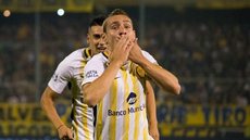 Cuca veta, e Santos desiste da contratação de Marco Ruben