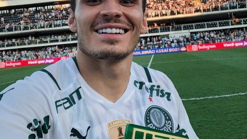 Raphael Veiga iguala marca de Valdivia e se aproxima de recorde com a camisa do Palmeiras
