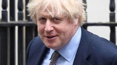 Premiê britânico adia relaxamento de lockdown em um mês