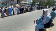 Talibã enfrenta crises econômica e humanitária no Afeganistão