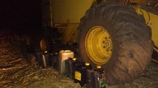 Trio é preso suspeito de furtar 170 litros de diesel de máquina colheitadeira