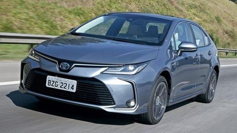 Avaliação: Toyota Corolla híbrido ou flex? Como andam e qual é o melhor