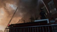 Idoso esquecido em incêndio é encontrado vivo cinco dias depois nos EUA