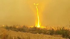 Bombeiros canadenses enfrentam ‘tornado de fogo’ durante combate a incêndio florestal