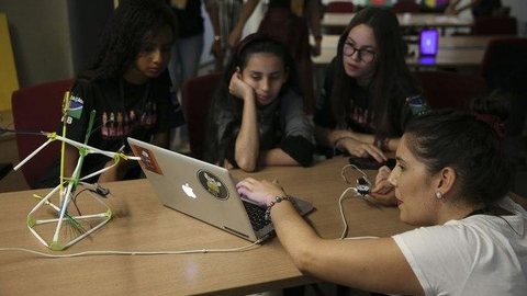 Meninas SuperCientistas: Unicamp quer atrair mais alunas para carreira científica