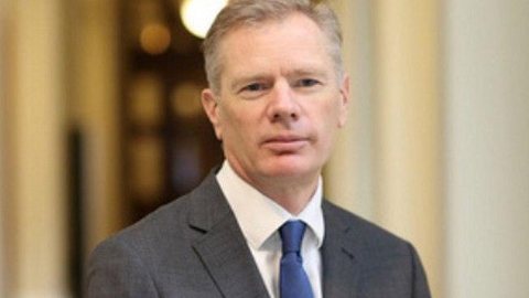 Reino Unido critica Irã por deter temporariamente embaixador britânico