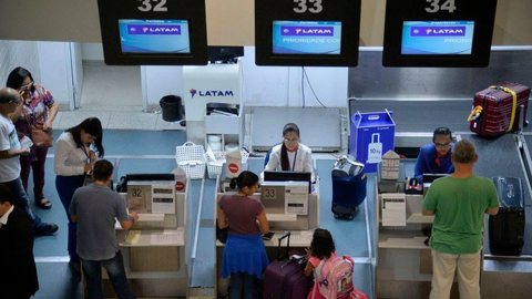 Coronavírus: baixa demanda leva Latam a reduzir voos internacionais