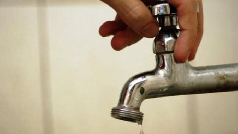 Só 20% de pobres com acesso a saneamento básico pagam tarifa subsidiada, diz pesquisa