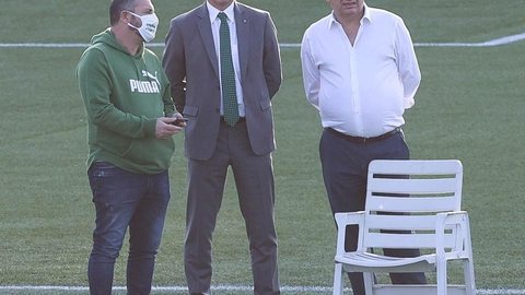 Palmeiras alcança superávit até agosto com Libertadores e venda de Viña; veja os valores