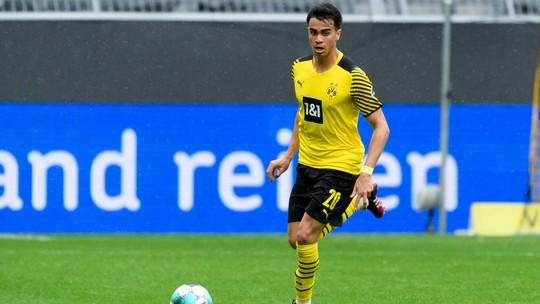 Técnico do Borussia Dortmund cobra mais empenho de Reinier: “Precisa oferecer regularidade”