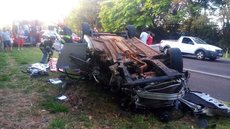 Motorista de carro morre após bater de frente em caminhão em rodovia de Assis