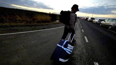 Sean Penn fugiu a pé da Ucrânia até fronteira com a Polônia