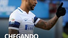 Fora de semana de treinos do Inter, Felipe Melo se aproxima do Palmeiras