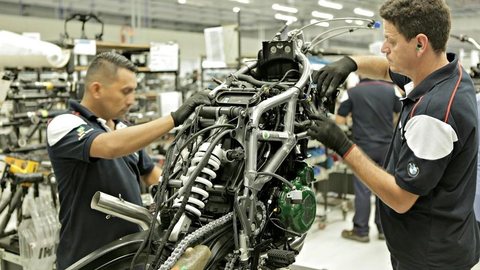 Produção de motos volta a crescer depois de 7 anos e ultrapassa 1 milhão de unidades