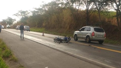 Motociclista morre após cair em rodovia e ser atropelado por ônibus em Clementina