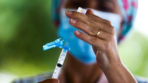 Covid-19: DF anuncia vacinação de professores de creches