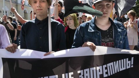 Moscou tem protesto contra restrições na Internet