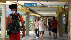 Após pandemia, calouros da USP se encontram no campus pela 1ª vez