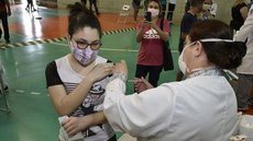 São Paulo começa a vacinar adolescentes nas escolas nesta quinta-feira