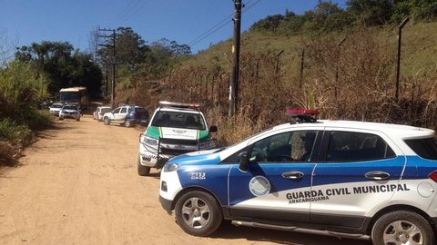 Grupo sequestra ônibus e amarra passageiros na rodovia Castello Branco
