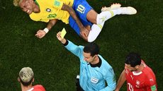 Pintura de Coutinho e gol polêmico da Suíça: Brasil apenas empata na estreia da Copa