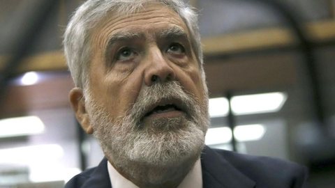 Ex-ministro argentino é condenado por acidente de trem que deixou dezenas de mortos em 2012