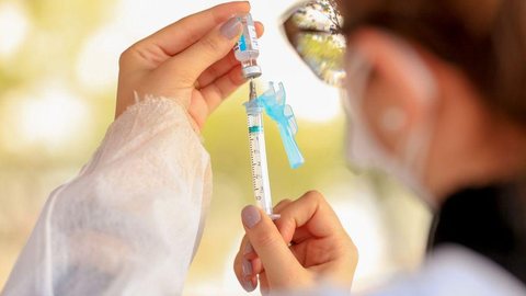 DF antecipa segunda dose das vacinas Pfizer e AstraZeneca