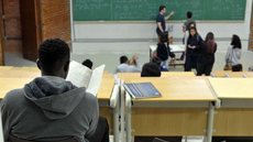 Universidades federais e cursos presenciais têm melhor desempenho