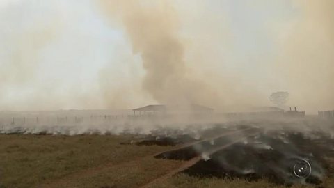 Incêndio atinge fazendas e área de preservação ambiental