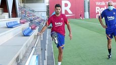 Suárez fala em “desprezo” de Koeman no Barcelona: “Chegava em casa chorando”