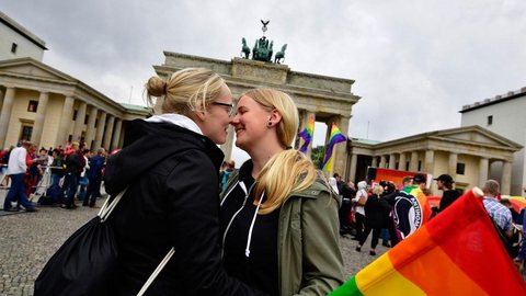 Parlamento aprova casamento gay na Alemanha