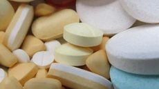 Pelo menos 3 mil pacientes com doenças incuráveis ficaram sem medicamentos no início do ano no país, aponta levantamento