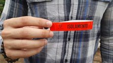 Moradores com Covid-19 usam pulseiras de identificação em Nova Granada – SP