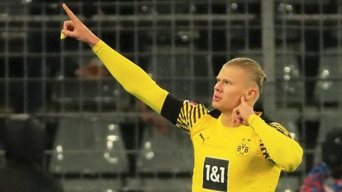 Haaland se reunirá com dirigentes do Dortmund para definir futuro, mas não sairá em janeiro