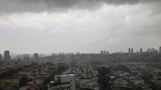 Chuvas deixam cidade de São Paulo em estado de atenção para alagamentos na tarde desta terça