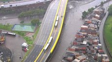 Após forte calor, chuva deixa regiões de SP em estado de atenção e provoca alagamentos