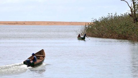 Pescadores informais do Rio Doce são beneficiados por projeto-piloto