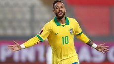 Neymar supera Ronaldo e se torna 2º maior artilheiro da seleção