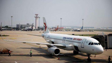 China encontra uma de duas caixas-pretas de avião que caiu esta semana