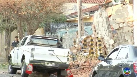 Quadrilha explode prédio de empresa de valores e mata policial civil no interior de SP