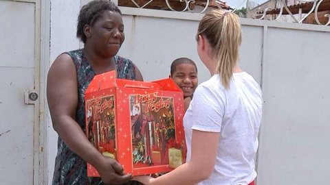 Mãe de sete filhos recebe doações após devolver carteira com R$ 500 às vésperas do Natal