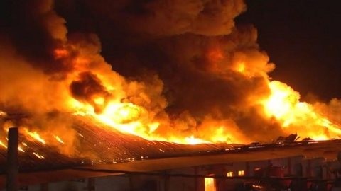 Loja de produtos agropecuários pega fogo na região central de Rio Preto