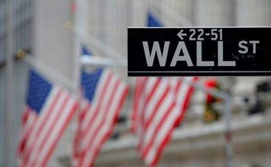 Wall Street tem alta na véspera da eleição nos EUA