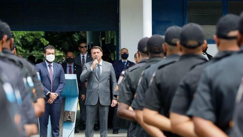 Presidente participa de formatura de 485 policiais militares, no Rio