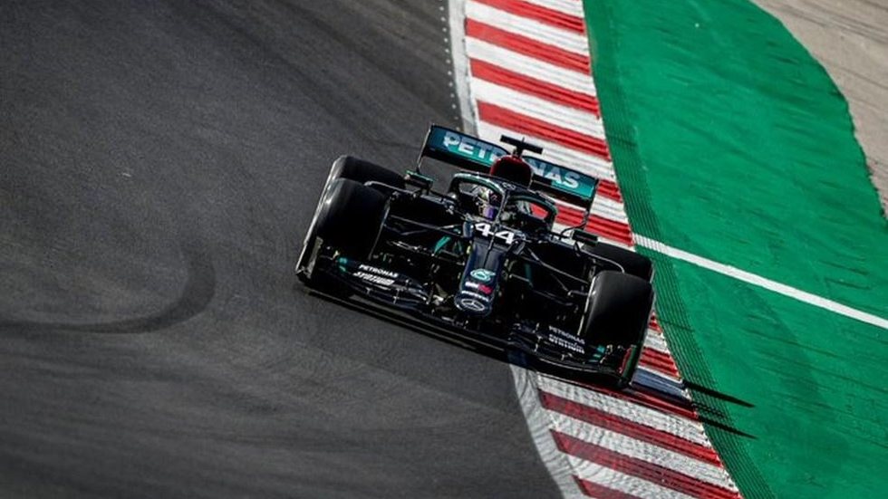 GP de Portugal: Hamilton brilha na última volta, supera Bottas e fatura 97ª pole position na F1