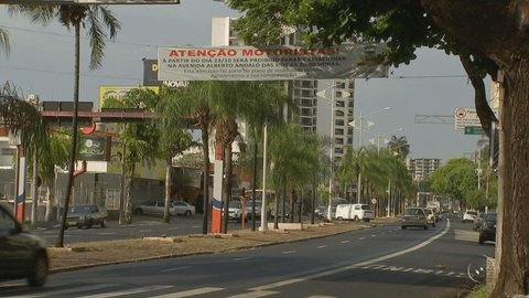 Corredores de ônibus começam a funcionar em avenida de Rio Preto